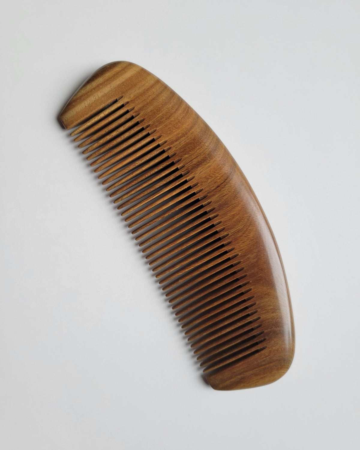 Green sandalwood fine tooth comb — anti-static, aromatic, ideal for all hair types