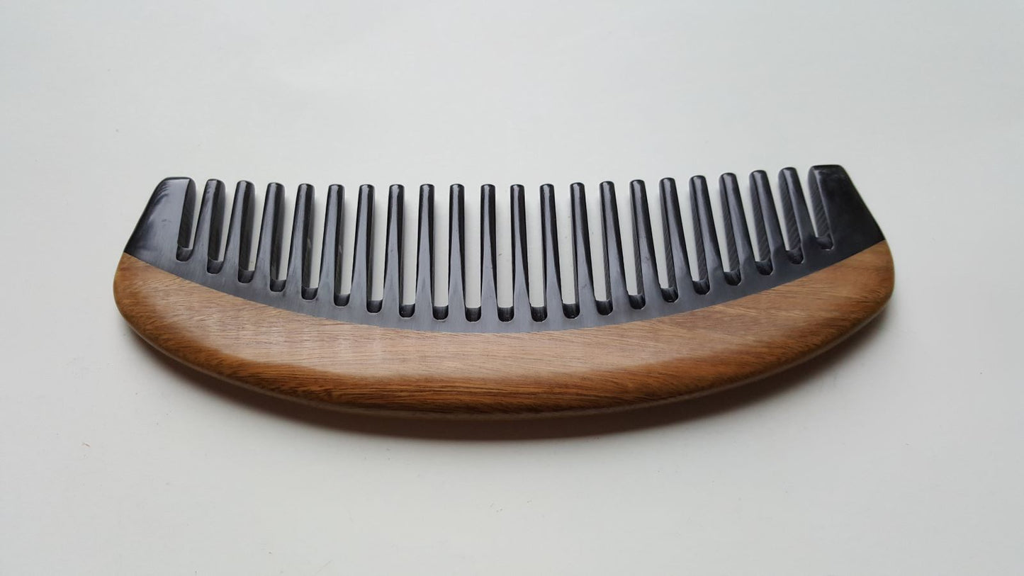 Classic Sandalwood Wide Teeth Horn Comb