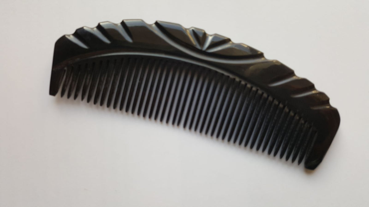 Vintage style buffalo horn comb with Art Deco motif — precision grooming tool for men — Arakicrafts
