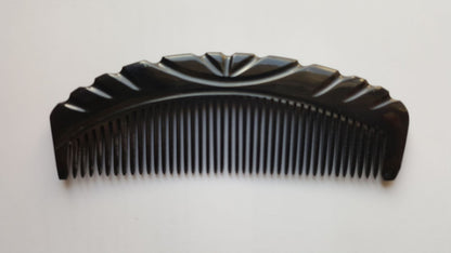 Fine tooth natural horn comb for precision styling and scalp massage — Arakicrafts