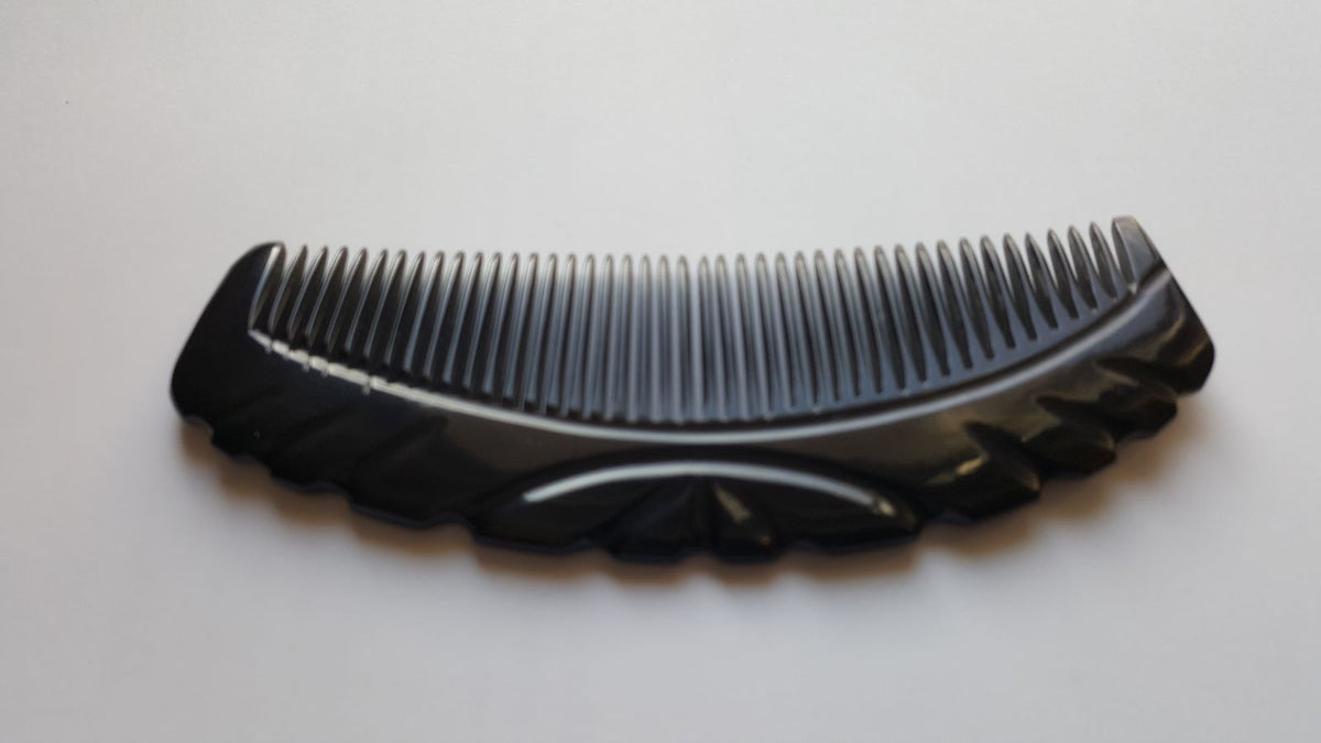 Black buffalo horn comb comes with drawstring gift bag — a sophisticated gift for him — Arakicrafts