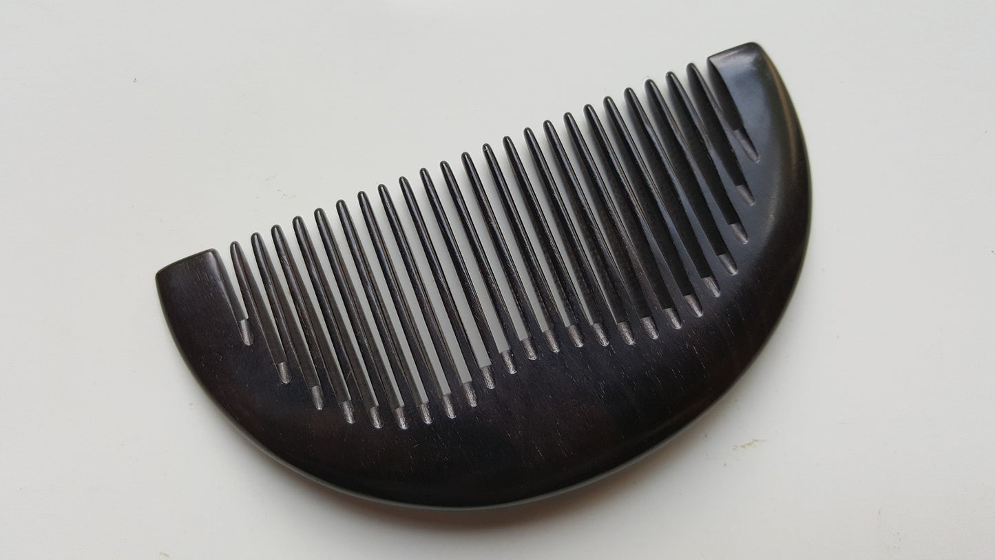 Anti-static African Ebony wood comb for straight and fine hair, flat lay 45-degree angle — Arakicrafts
