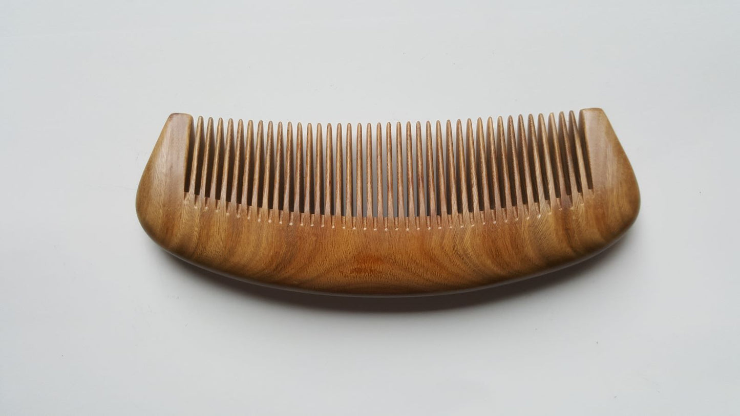 Arakicrafts classic wooden comb -lying view, gift for her, comes with gift bag