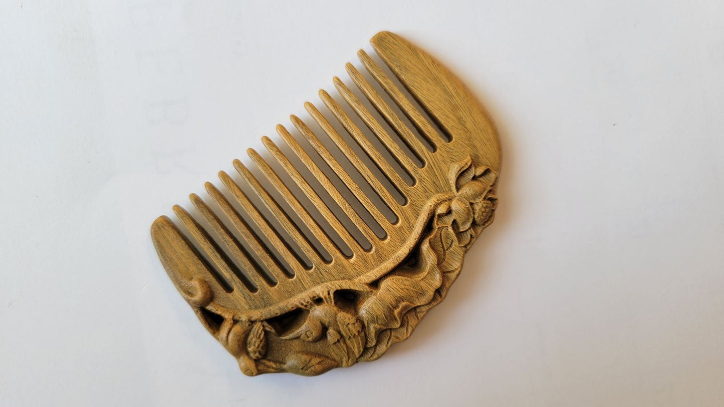 Aromatic green sandalwood comb with comfortable grip, Yi Lu Lian Ke lotus carving, anti-static natural wood hair tool