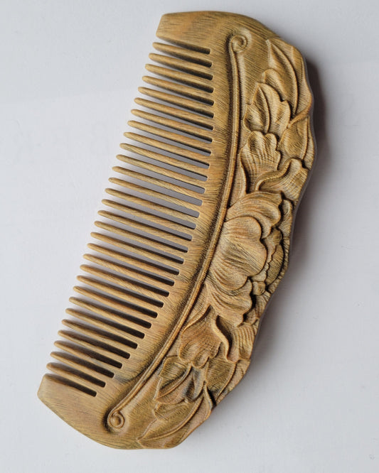 Reverse side of Green Sandalwood lotus comb — blooming lotus carved on both sides, flat lay back view — Arakicrafts