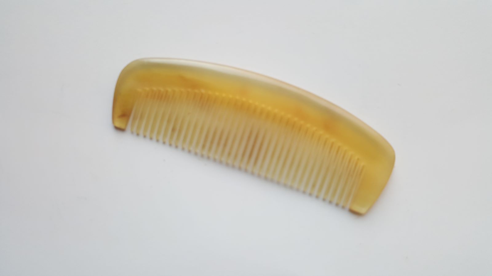 Genuine sheep horn comb with jade like color, comes with gift bag, gift for dad