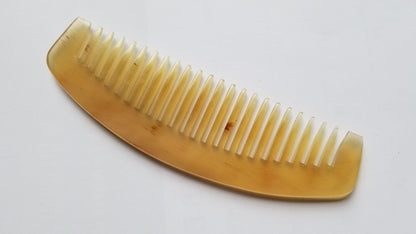 Anti-static sheep horn wide tooth comb for daily hair grooming — natural keratin, golden amber translucent horn — Arakicrafts