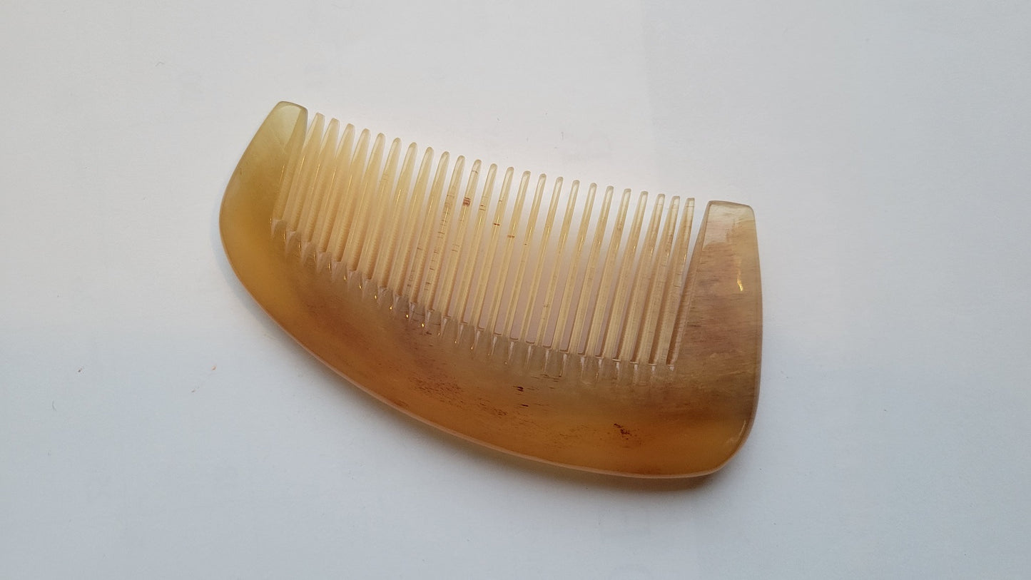 Natural sheep horn massage comb with drawstring gift bag, biodegradable horn, Mother's Day, birthday, and self-care gift for her