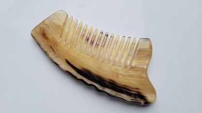  Rustic horn comb — flat lay side view showing thickness and horn texture
