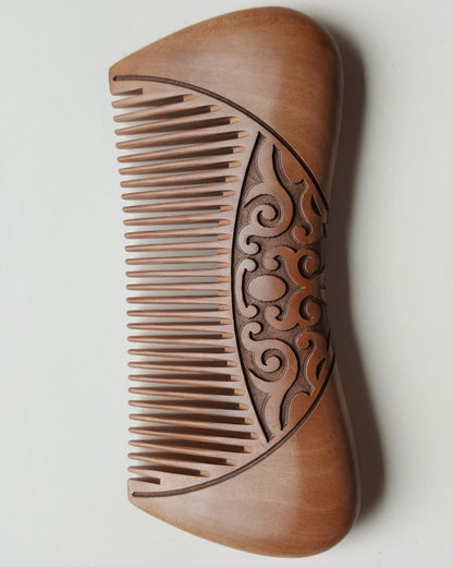 Karakusa Peach Wood Comb - Fine Teeth