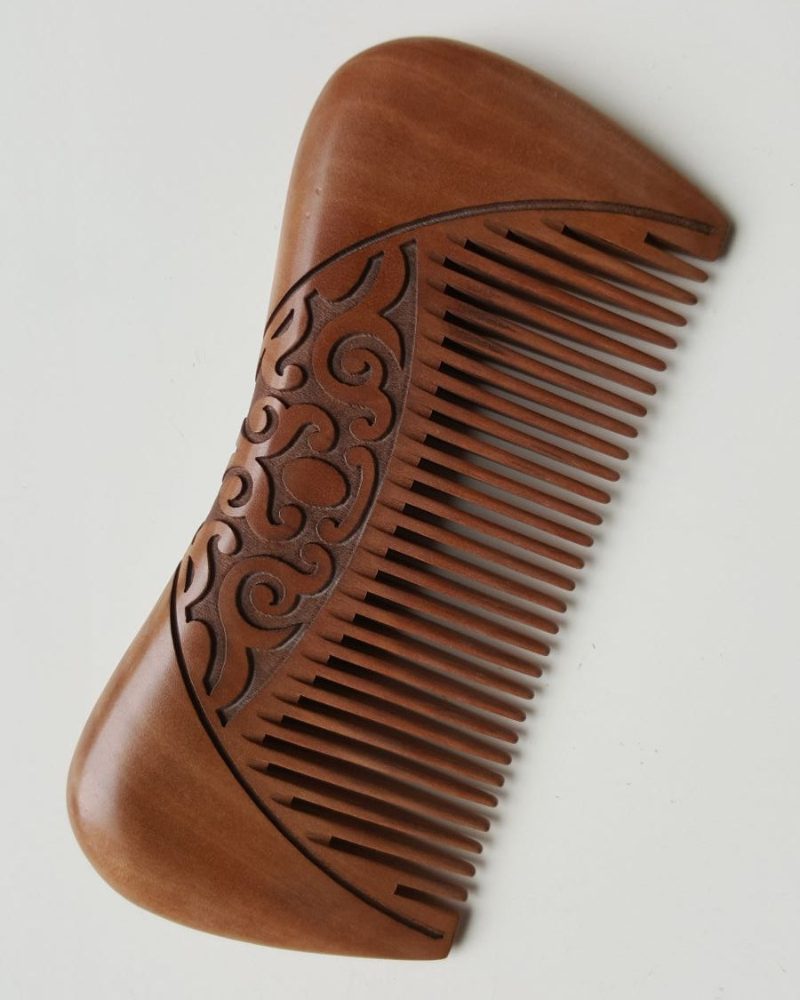 Karakusa Peach Wood Comb - Fine Teeth