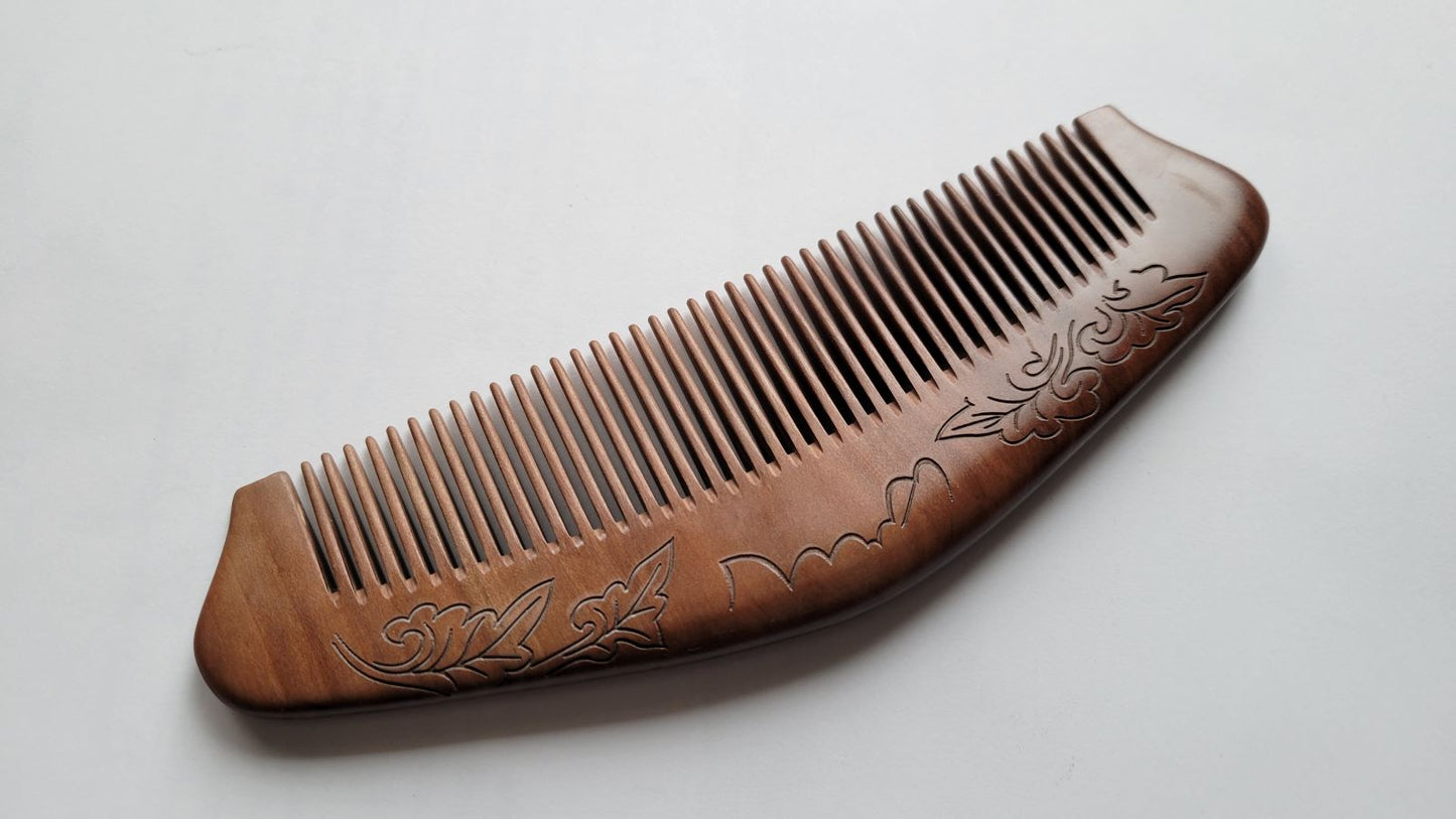 Banana Leaf Peach Wood Comb