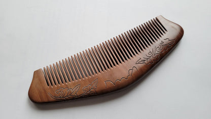 Banana Leaf Peach Wood Comb