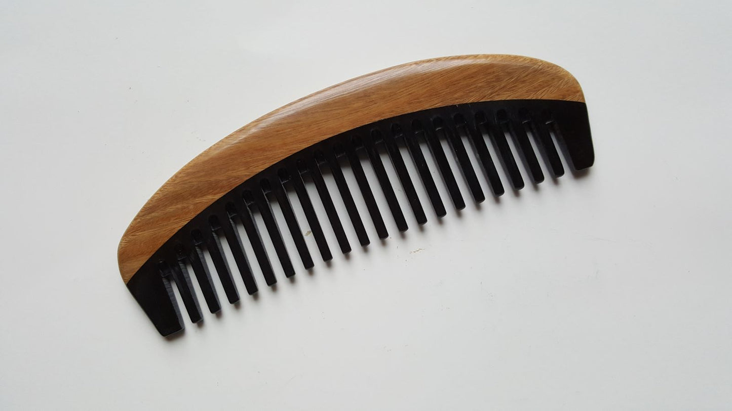 Classic Sandalwood Wide Teeth Horn Comb