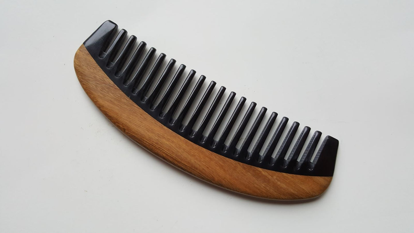 Classic Sandalwood Wide Teeth Horn Comb
