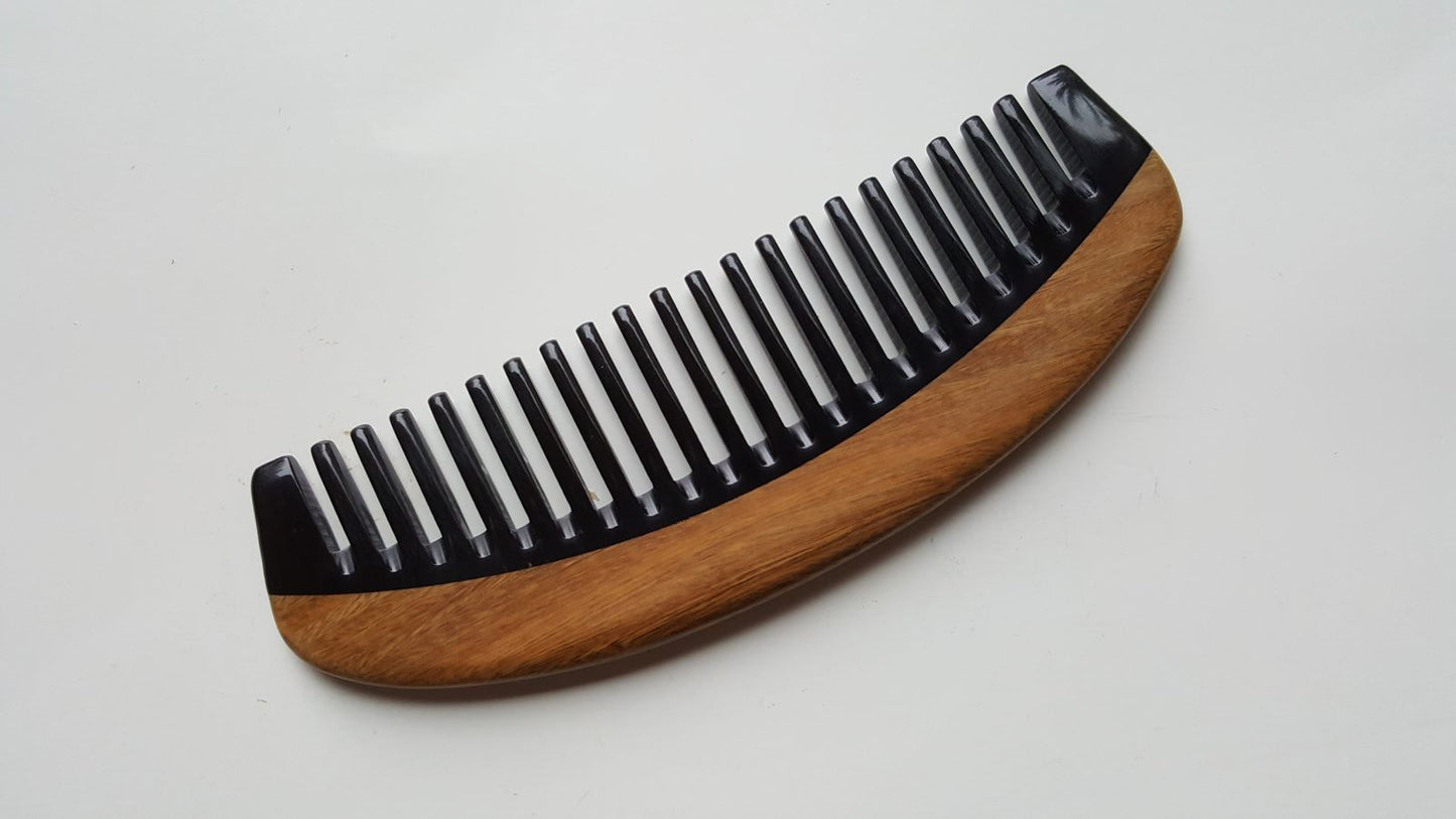 Classic Sandalwood Wide Teeth Horn Comb