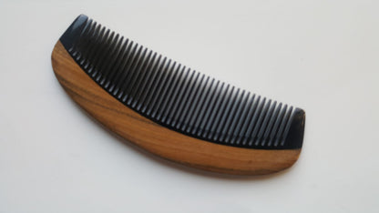 Classic Sandalwood Fine Teeth Horn Comb flat lay — overhead view showing full comb length and fine horn inlay detail