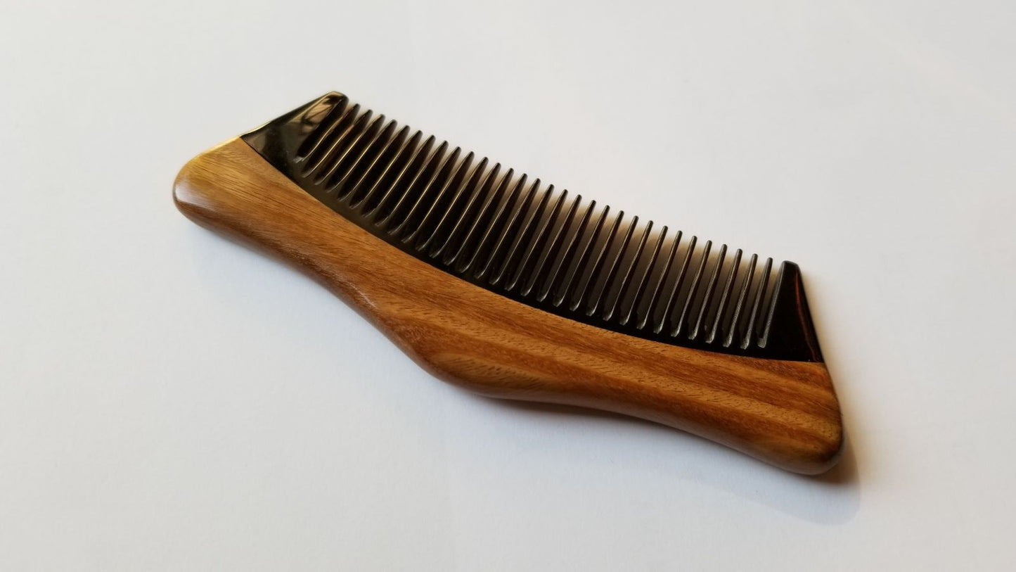 Hand inlaid wood and horn comb with drawstring gift bag — a natural gift for him — Arakicrafts. The handle has a smooth, polished appearance, and the comb is set against a white background.