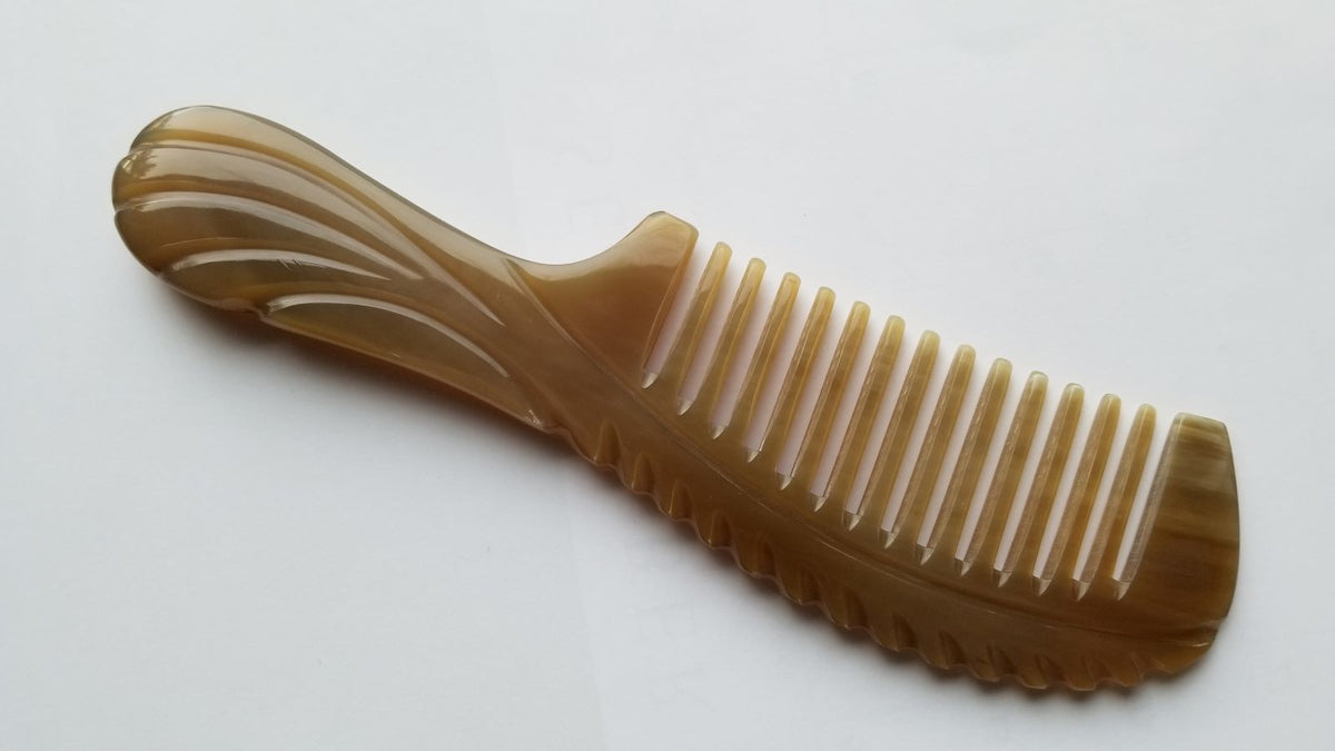 Natural horn wide tooth comb that reduces static and balances hair's electrical charge — Arakicrafts