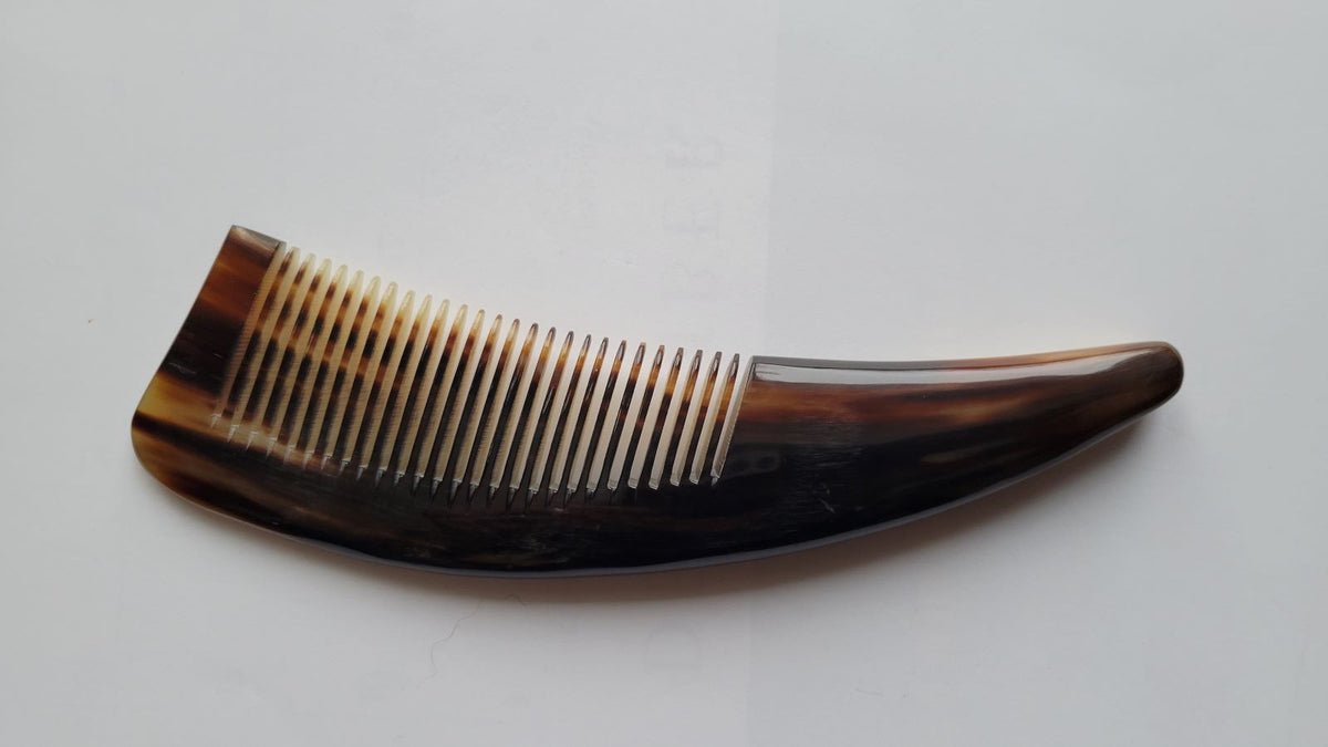 Yak horn comb with drawstring gift bag, dark amber horn natural grain, biodegradable horn, birthday and Father's Day gift for him