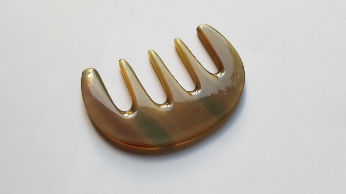 Yak horn glider comb in pale bone, translucent natural horn, biodegradable gift for her — birthday, Mother's Day, and Christmas gift idea | Arakicrafts